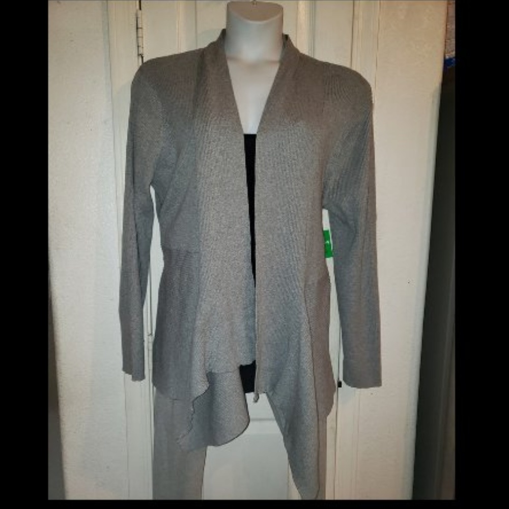 beautiful KNit cardigan NWT